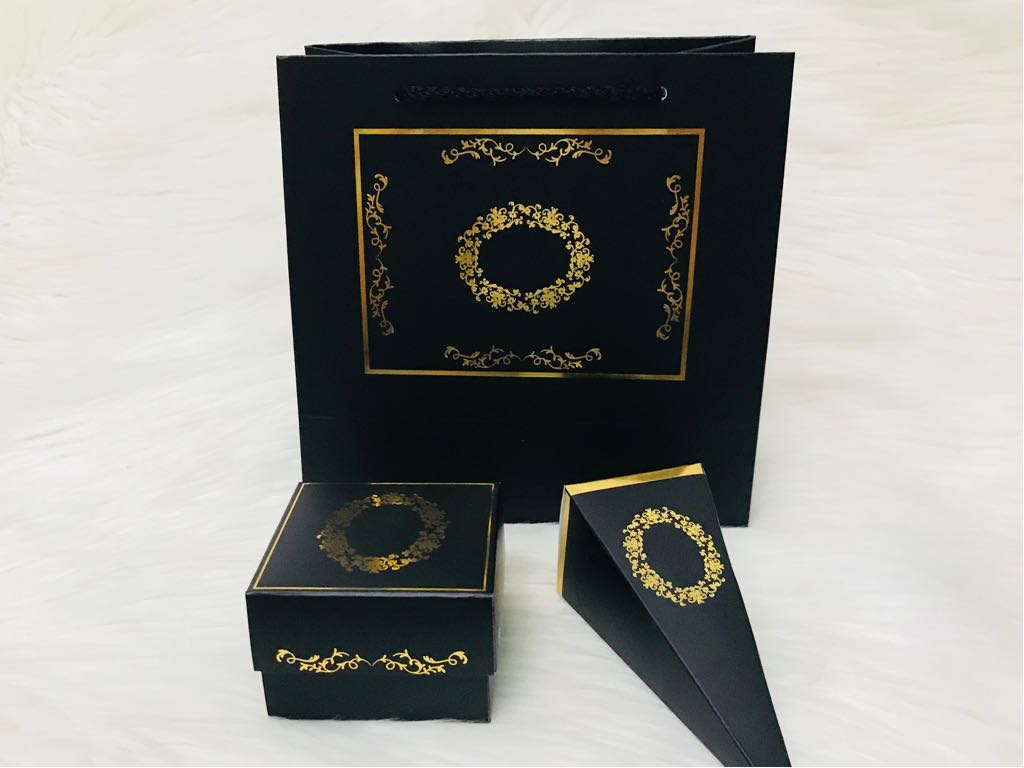 Karton Çanta Siyah (Desen 2) — galeri görseli